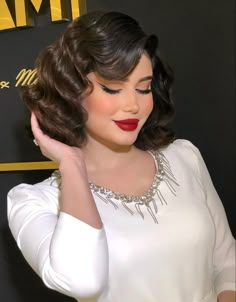 Roaring 20s Hairstyles For Long Hair 1920s Pin Curls, Shoulder Length Vintage Hairstyles, Short Hair Hollywood Waves, Elegant Short Hairstyles Classy, Hollywood Waves With Bangs, Retro Hairstyles Short, Hollywood Waves Short Hair, Retro Short Hairstyles, Retro Short Hair