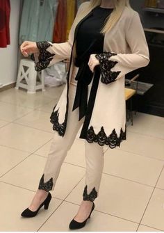 Mode Turban, Pakistani Fashion Casual, Stylish Short Dresses, Fancy Dresses Long, Dress Design Patterns, Kurti Designs Party Wear, Beautiful Dress Designs, Designer Dresses Casual, Boutique Dress Designs