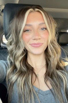 Brown W Blonde Money Piece, Hair Ideas Dark Blonde, Blonde Highlits On Brown, Hair Color Inspo For Brunettes, Money Piece Hair Blonde And Brown, Highlights W Money Piece, Money Piece Partial Highlight, Money Prices On Brown Hair, Blonde Hair With Heavy Lowlights