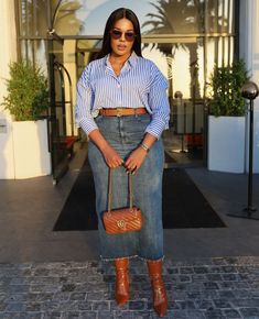 Stylish Jeans Outfit, Stylish Business Outfits, Cute Professional Outfits, Casual Outfit Inspiration, Stylish Work Attire, Jeans Outfit Casual, Modest Wear, Classy Casual Outfits, Stylish Work Outfits