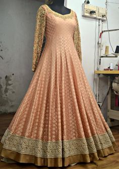 Long Gown Design, Anarkali Dress Pattern, Kurta Designs Women, Indian Bridal Outfits, Boutique Dress Designs, Fancy Dress Design