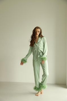 Chic Pajama Party, Women Pajama Party Ideas, Bridal Pj Set, Chic Long Sleeve Sleepwear For Pajama Party, Chic Long Sleeve Sleep Sets, Chic Long Sleeve Sets For Lounging, Chic Long Sleeve Lounging Sets, Elegant Green Long Sleeve Sleepwear, Elegant Long Sleeve Green Sleepwear