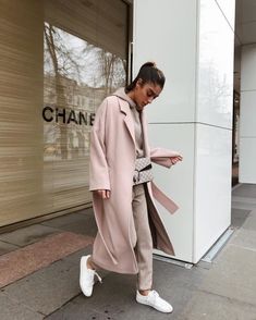 Chanel Fashion Outfits, Pijamas Women, Hooded Sweatshirt Dress, Chanel Fashion, Pinterest Fashion, Other Outfits, 가을 패션, Winter Fashion Outfits