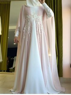 Nikkah Abaya Outfit, Abaya For Nikkah, Abayas For Weddings, Bridal Abaya Designs, Wedding Abaya Design, Fancy Abaya Designs, Muslim Wedding Outfit, Islamic Evening Dresses