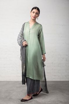 Good Earth - Zehra:Sabrina Habutai Silk Kurta Kebaya Dress, Batik Fashion, Modest Wear, Dress Indian Style