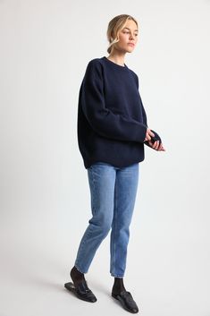 The most luxurious and softest oversized wool cashmere crewneck sweater. The dropped shoulders and rounded stuffed crew neck line detail gives a cool modern effect. There is also an extra layer of detail with wide ribbings on the sleeves and hemlines. The warmth and coziness of this sweater is something you will want to wear all winter long. Navy Blue Crewneck Outfit, Blue Crewneck Outfit, Blue Pullover Outfit, Navy Sweater Outfit, Mules Outfits, Blue Sweater Outfit, Crew Neck Sweater Outfit, Crewneck Outfit, Dark Blue Sweater