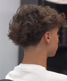 Blowout Taper, Low Taper Haircut, Curly Taper Fade, Hairstyles For Boys, Taper Fade Short Hair, Fade Haircut Curly Hair, Low Taper Fade Haircut, Taper Fade Curly Hair, Curly Hair Fade