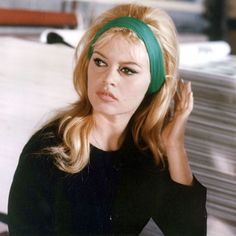 Brigitte Bardot Hair, Bardot Hair, Bridgette Bardot, 60s Hair, Mod Hair, Bridget Bardot, French Beauty, Farrah Fawcett