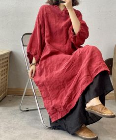 "【Fabric】 linen 【Color】 white, brown, red, green 【Size】 Shoulder width 62cm/ 24\" sleeve length 24cm/ 9\" Bust 138cm / 53 \" Length 110cm / 42\" Model lower body with black skirt Washing & Care instructions: -Hand wash or gently machine washable do not tumble dry -Gentle wash cycle (40oC) -If you feel like ironing (although should not be necessary) , do it with steam or while the dress is still slightly wet -Do not bleach If you like this dress, perhaps you will also like other dresses from our Summer Dresses Linen, Women's Summer Dresses, Linen Style Fashion, Dresses Linen, Shabby Chic Clothes, Linen Robe, Retro Coat, Mode Abaya, Linen Midi Dress