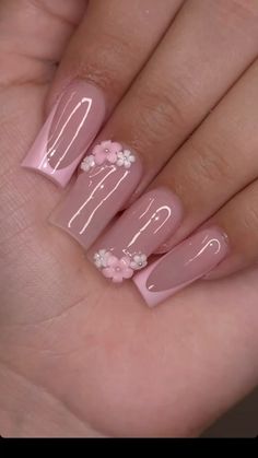 Simple Acrylic Nail Designs Classy, Simple Girly Acrylic Nails, Cute Simple Birthday Nails, Cute Pink Nails Acrylic, Nail Ideas With Flowers, Nail Designs Black Women, Inspo Acrylic Nails, Hoco Nails, Quartz Nails