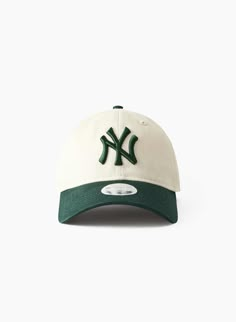 NEW YORK YANKEES BASEBALL CAP New York Baseball Cap, Ny Caps Aesthetic, Yankees Gifts For Him, New York Yankees Beanie, Cream Baseball Cap Outfit, Black Yankees Hat Outfit, Yankees Hat Aesthetic, Sporty And Rich Cap, Aesthetic Hats Baseball Caps