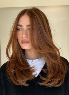 Auburn Hair For Pale Skin, Lob Copper Hair, Light Auburn Hair Balayage, Red Hair Glaze, Light Auburn Hair Color With Highlights, Subtle Red Hair, Light Auburn Hair, Rambut Brunette, Red Hair Inspo