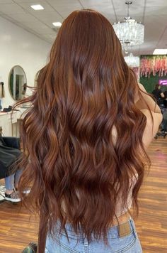 Warm Brown Hair With Red Undertone, Brown Reddish Hair With Highlights, Subtle Orange Hair, Copper Hair On Fair Skin, Cooper Chocolate Hair, Auburn Dark Hair, Natural Auburn Hair Color, Cooper Caramel Hair, Scarlet Hair Color