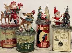 Vintage Spice Tins Christmas, Vintage Christmas Tins, Sifter Decor, Tin Decorations, Christmas Assemblage, Vintage Christmas Crafts, Christmas Craft Ideas, Christmas Vignettes, Altered Tins