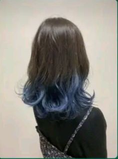 Frosted Tips Hair, Brown Hair Fade, Faded Blue Hair, Blue Dip Dye Hair, Blue Tips Hair, Coolest Hairstyles, Dyed Ends Of Hair