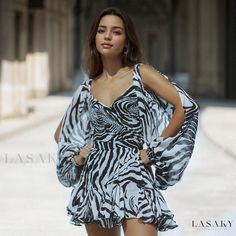 Lasaky - Solid Color Casual Mesh Long Sleeve Dress with Backless Design and Waist Ties Fall Outfits Inspiration, Streetwear Korean, Zebra Dress, Chic Fall Outfits, Fashion Enthusiast, Spring Women, Current Fashion Trends, Mesh Long Sleeve, Slim Fit Shorts