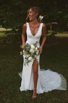 Deep V-Neck Sleeveless Lace Mermaid Wedding Dress Open Back High Side Lace Mermaid Wedding Dress Open Back, Sukienki Maksi, Dream Wedding Ideas Dresses, Grace Loves Lace, Future Wedding Plans, Lace Mermaid, Ținută Casual, Lace Mermaid Wedding Dress, Zulu