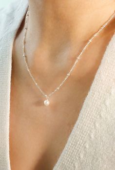 Minimalist Single Pearl Necklace Dainty Silver Pearl Necklace Real Freshwater Pearl Drop Necklace Gift for Bridesmaid Layered Necklace Pearl * Pair a dainty lustrous pearl with a delicate chain of your choice to create your own style! A variety of sterling silver and gold filled chains are available for choice.  * Pearl is the birthstone for the month of June and is also a traditional wedding gift. This beautiful pearl necklace will definitely be perfect as birthday gifts, wedding gifts, bridesm Spaced Out Pearl Necklace, Silver Pearl Drop Necklace, Prom Jewlrey Looks Silver, Sterling Silver Pearl Necklace, Silver And Pearl Jewelry, Pearl And Silver Necklace, Grad Shoes, Pearl Necklace Real, Pearl Necklace Silver