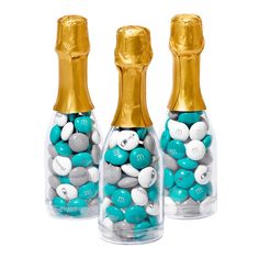 Whether you’re looking for special birthday favors, wedding favors or even bridal shower favors, get inspired with our M&M’S DIY Favor Box with 20 mini occasion bottles. It comes with a 2-pound bag of delicious personalized M&M’S for an easy and fun DIY project! 75th Birthday Party Decorations, Diy Favor Boxes, Memorial Board, Blue Beach Wedding, 50th Wedding Anniversary Party, Gift Jar, Graduation Party Favors, Silver Party, Personalized Party Favors