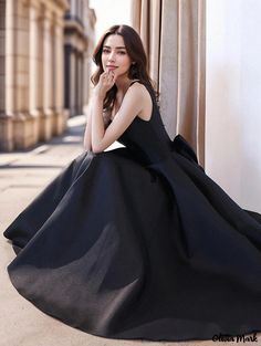 Olivia Mark - Formal Evening Dress for Hosts and Artists in Black Color Classy Evening Gowns, Skirt Wedding Dress, Black Evening Dress, Black Evening Gown, Long Sleeve Evening Gowns, Velvet Maxi Dress, Black Formal, Party Dress Long Sleeve, Black Evening Dresses