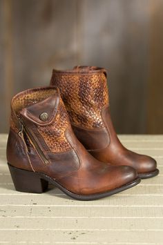 // Rustic Boots, Expensive Stuff, Leather Cowboy Boots, Leather Boots Women, Boot Bag, Distressed Leather, Short Boots, Leather Booties, Cowgirl Boots