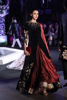 Scarlet Bindi - South Asian Fashion and Travel Blog by Neha Oberoi: Lakme… Grey Lengha, Desi Suits, Indian Closet, Shadi Dresses, Modern Hijab, Manish Malhotra, Fashion Designing