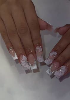 Medium Nail Ideas White, Short Acrylic Nails For Graduation, Quinceañera Nails Short, Grad Nail Ideas White, Dama Nail Ideas, Nail Ideas Mid Length, Girly Acrylic Nails White, Cute Wedding Nails The Bride, Nail Inspo Quince