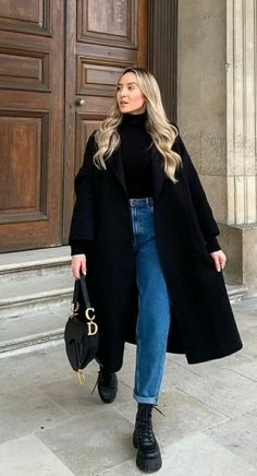 Embracing the New Wave of Fashion: Trendy Outfits 2024 Church Outfit Autumn, Aesthetic Uniform, Latina Christmas, Bestie Hangout, Girlfriend Outfits, Athleisure Aesthetic, Vinter Mode Outfits, Outfits Latina, Fashion Athleisure