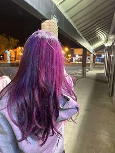 My new hairrrr Gothic Hair Dye Ideas, Cool Toned Purple Hair, Purple Hair Outfit What To Wear With, Orange Purple Hair, Faded Purple Hair, Purple Hair Aesthetic, Purple Hair Colour, Red And Purple Hair, Cabello Aesthetic