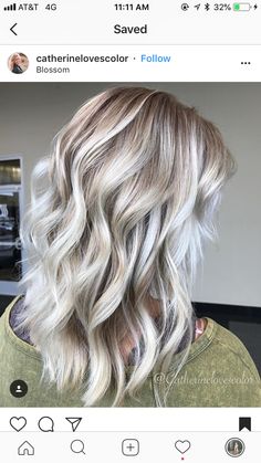 Beach Hair Cut, Ice Blonde Hair, Pretty Blonde Hair, Icy Blonde Hair, Cool Blonde Hair, Haute Hair, Balayage Blonde, Gorgeous Hair Color, Blending Gray Hair