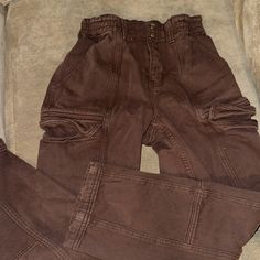 Size Small Never Worn Brown Corgo Pants, Brown High Waist Relaxed Fit Bottoms, Brown Straight Leg Cargo Pants With Elastic Waistband, Brown High-waisted Cargo Pants With Elastic Waistband, High Rise Brown Cargo Pants, High Waist Brown Parachute Pants With Pockets, High Waist Brown Cargo Pants With Elastic Waistband, High-waist Brown Parachute Pants With Pockets, Casual Mid-rise Brown Bottoms