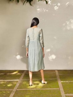 Mogo Mogo, Cotton Dresses Online, Tissue Fabric, Kurti Designs Latest, Elegant Midi Dresses, Kurta Designs Women, Summer Attire