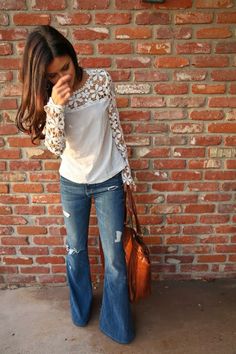 I like the top, something a little different the the normal shirt. Mode Tips, Blazer Outfit, Bohol, Lace Top Long Sleeve, Jeans Flare, Look Chic, Fashion Sense