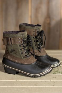 Image Waterproof Suede Boots, Yoga Iyengar, Boating Outfit, Sorel Boots, Sorel Winter, Sorel Womens, Duck Boots, Soft Grunge, Crazy Shoes