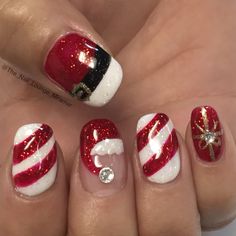 Discover easy and festive simple Christmas nail designs perfect for beginners, with tips for short nails and holiday parties. Santa Claus Nail Design, Santa Nail Designs, Christmas Fingernail Ideas, Santa Nails Design, Santa Christmas Nails, Christmas Naildesign, Christmas Nails Santa, Santa Claus Nails, Santa Nail Art