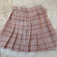 Never Worn Adorable Skirt Super Flattering, I Just Have Something Similar Already Pink Plaid Skirt Outfit, Pink Plaid Skirt, Pinterest Wardrobe, Plaid Skirt Outfit, Pink Pleated Skirt, Sixth Form, Beige Skirt, Check Skirt, Plaid Pleated Skirt