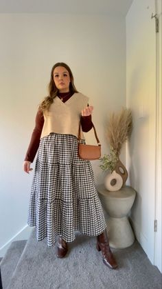 Fall Skirts Plus Size, Neutral Fall Outfits Plus Size, Fall Academia Outfits Plus Size, Plus Size Modest Winter Outfits, Modesty Fashion Plus Size, Thanksgiving Outfits Women Midsize, Plus Size December Outfits, Thrifted Fall Outfits Plus Size, Fall Outfit Inspo Aesthetic Plus Size