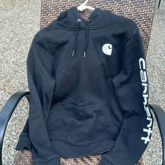 Womens Carhartt Relaxed Fit Hoodie- Color: Black W/White. Size: M -Used Like Brand New. Smoke Free Home Black Carhartt Hoodie Women, Carhartt Hoodie Woman, Black Carhartt Hoodie, Womens Carhartt, Poshmark Clothes, Carhartt Sweatshirt, Carhartt Hoodie, Chrismas Gifts, Carhartt Women