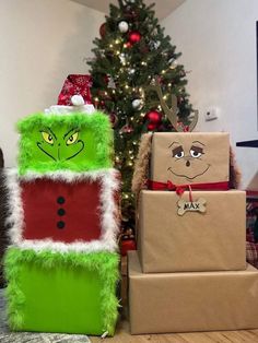 Grinch Parade Float Ideas Diy, Grinch Christmas Gift Boxes, The Grinch Decor Ideas, Grinch Wrapping Paper Ideas, Grinch Themed Party Decorations, Grinch Wrapped Presents, Grinch Boxes Stackable Diy, Grinch Birthday Centerpiece Ideas, Grinch Theme School Party