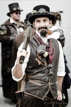 ilbuonvecchiofranz: Me at Romics 2012 - #steampunk - ☮k☮ Steampunk Mens Fashion, Scifi Fashion, Steampunk Male, Steampunk Man, Steampunk Party, Mode Steampunk, Steampunk Couture, Steampunk Dress