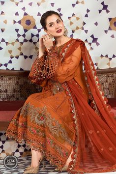 Kameez Designs, Pakistani Fashion Casual, Pakistani Dresses Casual, Pakistani Fashion Party Wear, Pakistani Fancy Dresses, Beautiful Pakistani Dresses, Salwar Kamiz, Maria B, Simple Pakistani Dresses