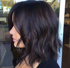 Dark Short Hair Ideas, Short Hair Color Ideas For Brunettes Dark Brown Subtle Highlights, Dark Short Hair Color Ideas, Lilac Highlights Brown Hair, Dark Hair Color Ideas For Short Hair, Shoulder Length Dark Hair, Medium Length Dark Brown Hair, Dark Brown Hair Short, Dark Brown Lob