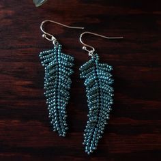 Tree Heart, Fern Frond, Diy Bracelet Designs, Artist Gifts, Earring Tree, Handmade Jewelry Diy, Seed Bead Earrings, Bead Jewellery, Heart Beads