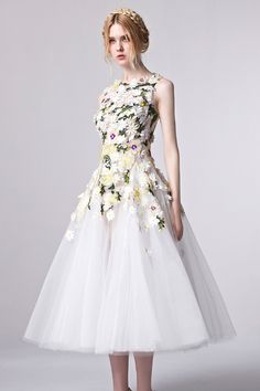 Shop exclusive top design gorgeous floral appliqued tea length tulle party dress online. Affordable casual or formal designer dresses free shipping. Gaun Tulle, Tea Length Formal Dresses, Party Dress Inspiration, Tea Length Prom Dress, Floral Tulle Dress, Tea Length Tulle, Dress Applique, Tulle Party Dress, Tea Length Dress