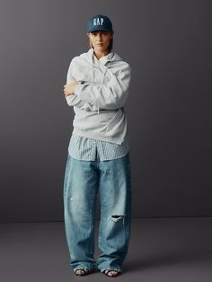 100% Organic Cotton '90s Loose Jeans with Washwell | Gap Gap Style, Street Style Fall Outfits, Fall Lookbook, Support People, Loose Jeans, Mode Inspo, Fall Street Style, Carhartt Wip, Mid Rise Jeans