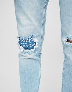 Jeans carrot fit rotos - Jeans - Ropa - Hombre - PULL&BEAR España Coupe, Gents Jeans, Teen Pants, High Wasted Shorts, Mens Fashion Denim, Men Jeans Pants, Denim Art, Indian Men Fashion