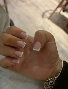 Small French Tips Nails, Short White French Tip Acrylic Nails, French Tip Short Square Nails, White French Tip Square, Short Square Nails French Tip, Nail Inspo Square Short, Short White French Tip Nails, French Tip Nail Art Designs, Square French Tips