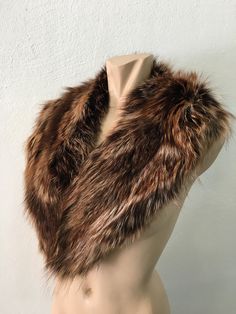 Description ----------------- It is made of high quality real, natural fur skins, and fully handmade by store's owner. At the back side it has a mixed material (50% silk, 50% polyester) for lining, suitable for a fur collar, and sewed in hand. It is made of Fox fur. Color -------- Matilda Binding ------------- It has a special binding clip, at the two edges. Additionally, it has 3 rubber loops in 3 different spots, evenly placed along the collar, that provide a convenient and elegant way to atta Fur Reference Photo, Fur Collar Outfit, Stylist Portfolio, Italian Glam, Photo Clothes, Scarf Coat, Fox Fur Scarf, Fantasy Clothes, Coat Collar