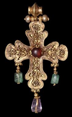 Byzantine Gold, Byzantine Jewelry, Ancient Jewels, Ancient Jewellery, Historical Jewellery, Byzantine Art, Greek Jewelry, Gold Cross Pendant