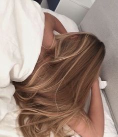 Summer Blonde Hair, Brown Hair Inspo, Brunette Hair With Highlights, Dirty Blonde Hair, Brown Hair With Blonde Highlights, Honey Blonde Hair, Brown Hair Balayage, Blonde Hair Inspiration, Blonde Hair Looks